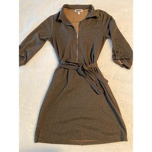 Casual dress that fits above knee